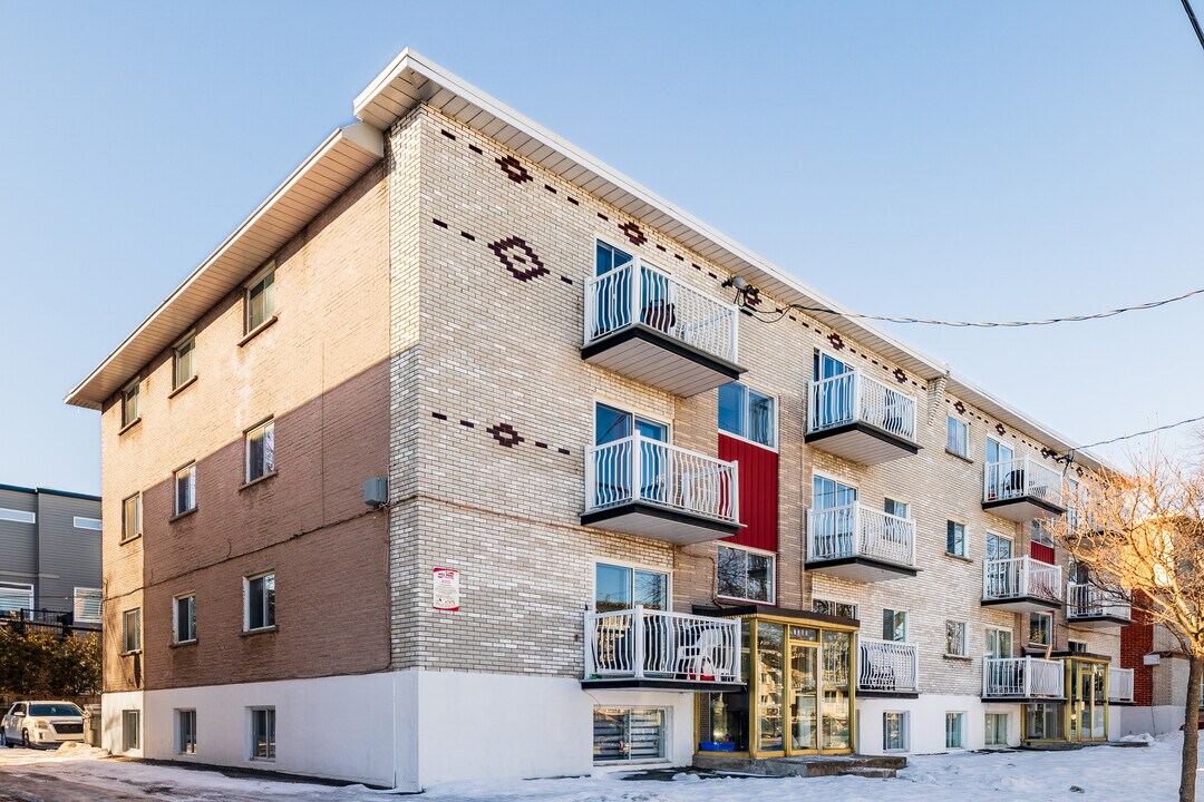 7360 Des Ormeaux Av in Montréal, QC - Building Photo