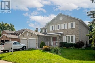 5 Bayswater Ave in Richmond Hill, ON - Building Photo - Building Photo