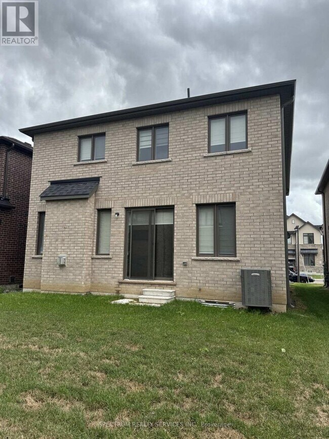 68 Granka St in Brantford, ON - Building Photo - Building Photo