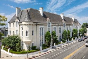 The Four Gables in West Hollywood, CA - Building Photo