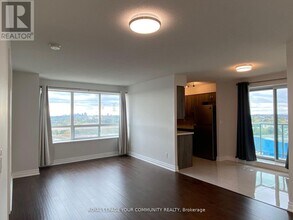 23 Oneida Crescent in Richmond Hill, ON - Building Photo - Building Photo