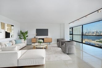 380 Mountain Rd in Union City, NJ - Building Photo - Building Photo