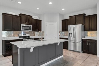 16271 Pebble Blf Lp in Winter Garden, FL - Building Photo - Building Photo