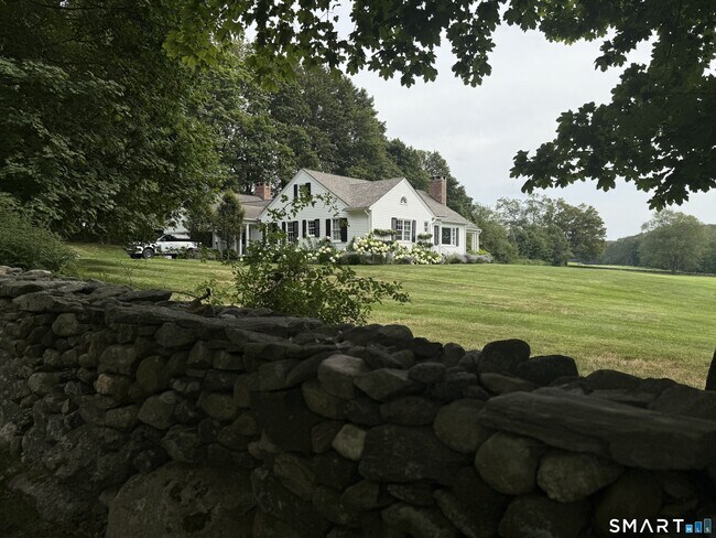 108 East St in Washington, CT - Building Photo - Building Photo