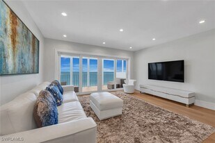 2885 Gulf Shore Blvd N in Naples, FL - Building Photo