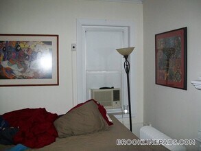 1223 Beacon St in Brookline, MA - Building Photo - Building Photo