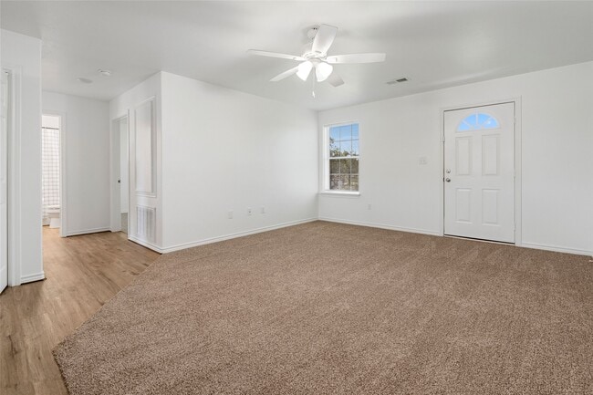 210 Brazos St in Brazoria, TX - Building Photo - Building Photo