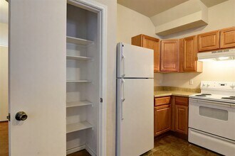 7818 Kingsbury Wood, Unit 3 in San Antonio, TX - Building Photo - Building Photo