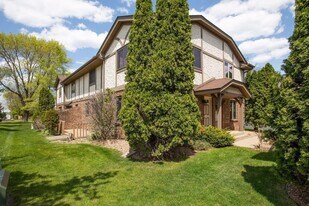 1411 10th Ave E in Shakopee, MN - Building Photo