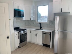 25810 Hillside Ave. in Floral Park, NY - Building Photo - Building Photo