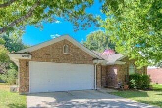 12902 Partridge Bend Dr in Austin, TX - Foto de edificio - Building Photo