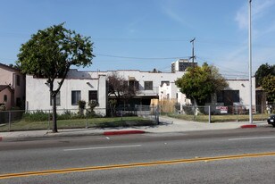 7003 Miles Ave in Huntington Park, CA - Building Photo