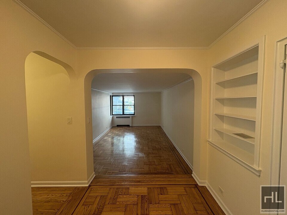 EAST 24 STREET in New York, NY - Building Photo