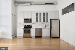 900 N 9th St in Philadelphia, PA - Building Photo