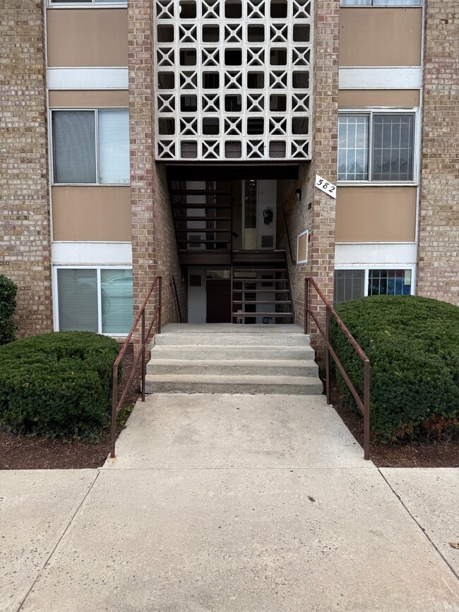 property at 582 Wilson Bridge Dr