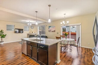 1818 144th Ln SW in Lynnwood, WA - Foto de edificio - Building Photo