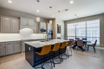 13336 Thornton Dr in Frisco, TX - Foto de edificio - Building Photo