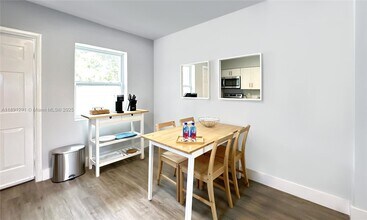 528 SW 4 Ave in Hallandale Beach, FL - Building Photo - Building Photo