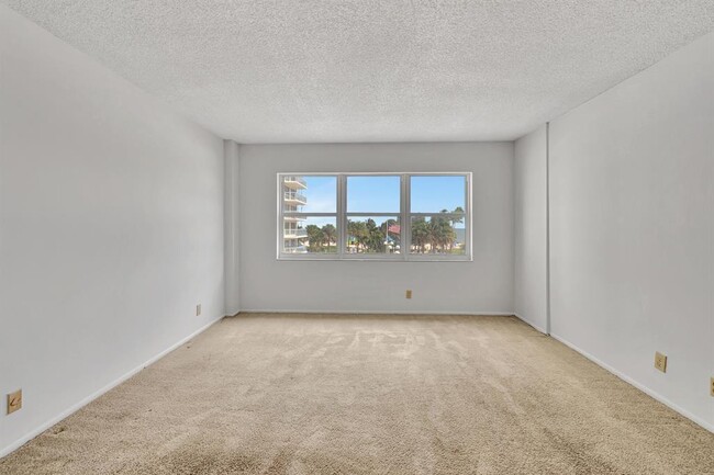 111 N Pompano Beach Blvd, Unit 411 in Pompano Beach, FL - Building Photo - Building Photo