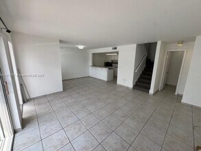 6845 SW 45th Ln in Miami, FL - Building Photo - Building Photo