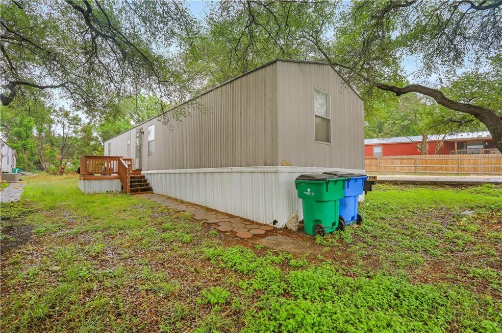21424 Coyote Trl in Lago Vista, TX - Foto de edificio