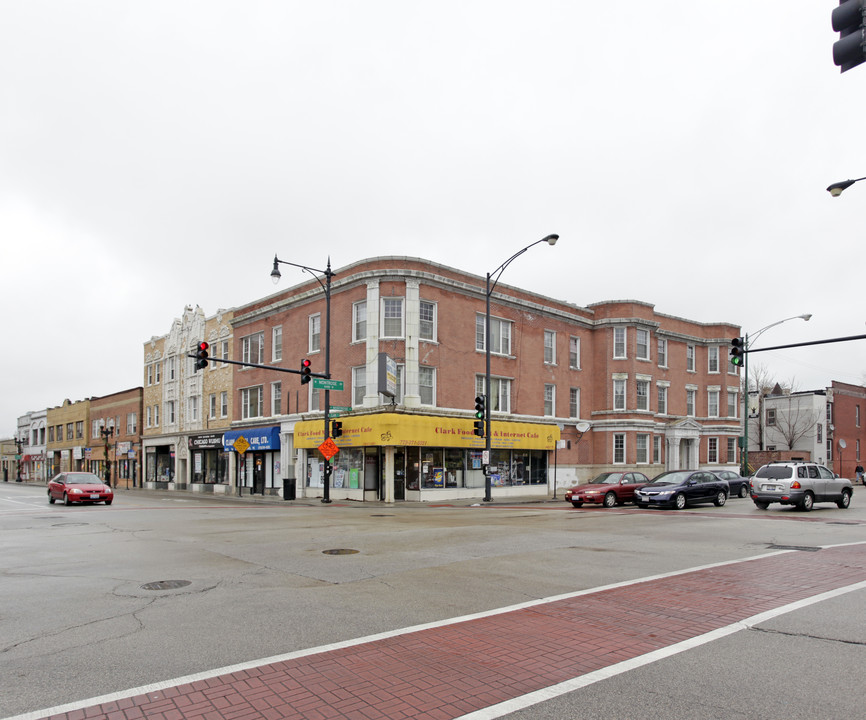 4401 N Clark in Chicago, IL - Building Photo