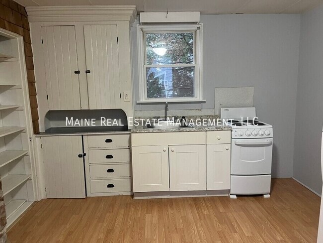 439 Fourth St in Old Town, ME - Building Photo - Building Photo