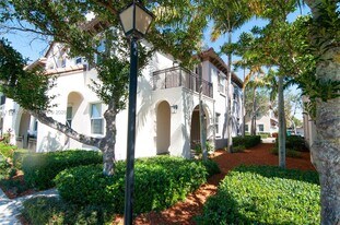 4357 Cascada Cir in Hollywood, FL - Building Photo
