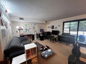41 Marion St, Unit 1R in Brookline, MA - Building Photo - Building Photo