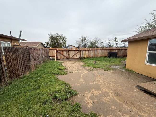 307 Cooley Dr in Bakersfield, CA - Building Photo - Building Photo