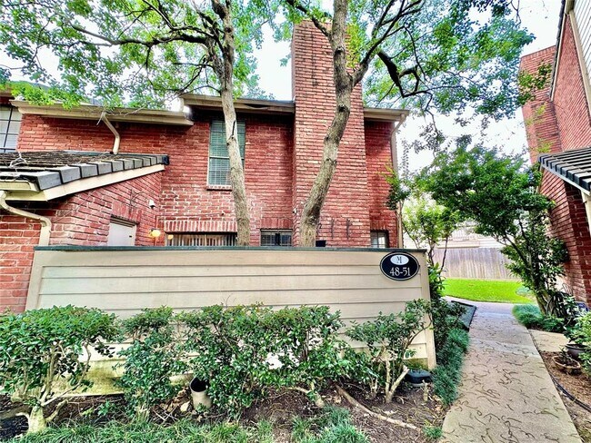 property at 2211 S Kirkwood Rd