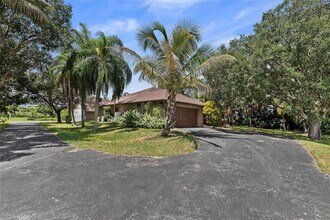 16900 SW 59th Ct in Southwest Ranches, FL - Building Photo - Building Photo