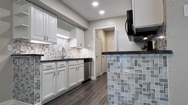 7468 E NW Hwy in Dallas, TX - Building Photo