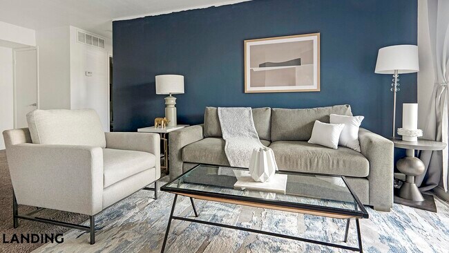 1071 Clayton Ln, Unit M1424 in Austin, TX - Foto de edificio - Building Photo