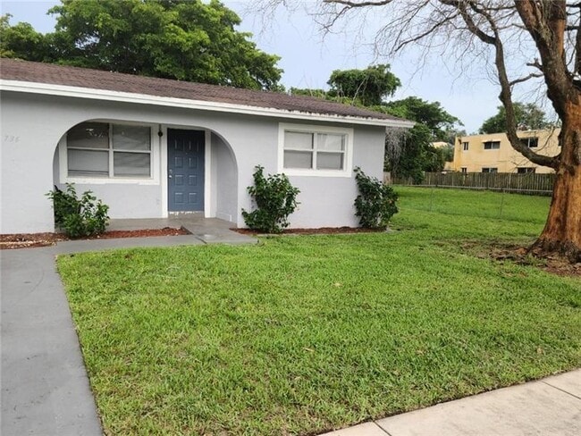 736 NW 2nd Ave