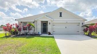 12171 Kingsley Trl in Parrish, FL - Building Photo