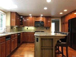 11 Hidalgo in Irvine, CA - Building Photo - Building Photo