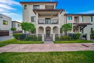 4707 NW 83rd St in Doral, FL - Building Photo