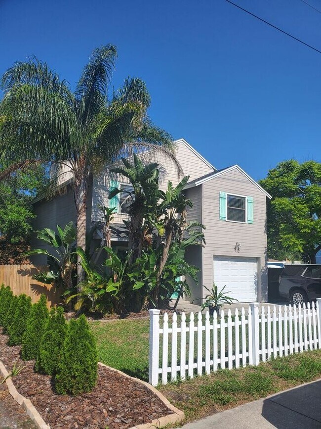 property at 916 Penman Rd