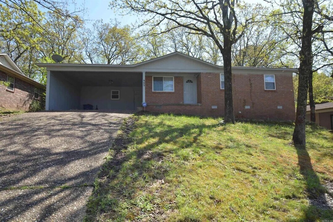 905 Valerie Dr in North Little Rock, AR - Building Photo