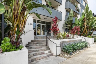 950 4th Street in Santa Monica, CA - Building Photo - Building Photo