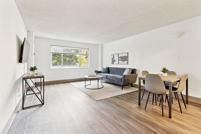 1711 Bellevue Ave