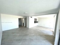 9175 Fontainebleau Blvd in Miami, FL - Building Photo - Building Photo