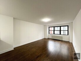 East 89 Street in New York, NY - Building Photo