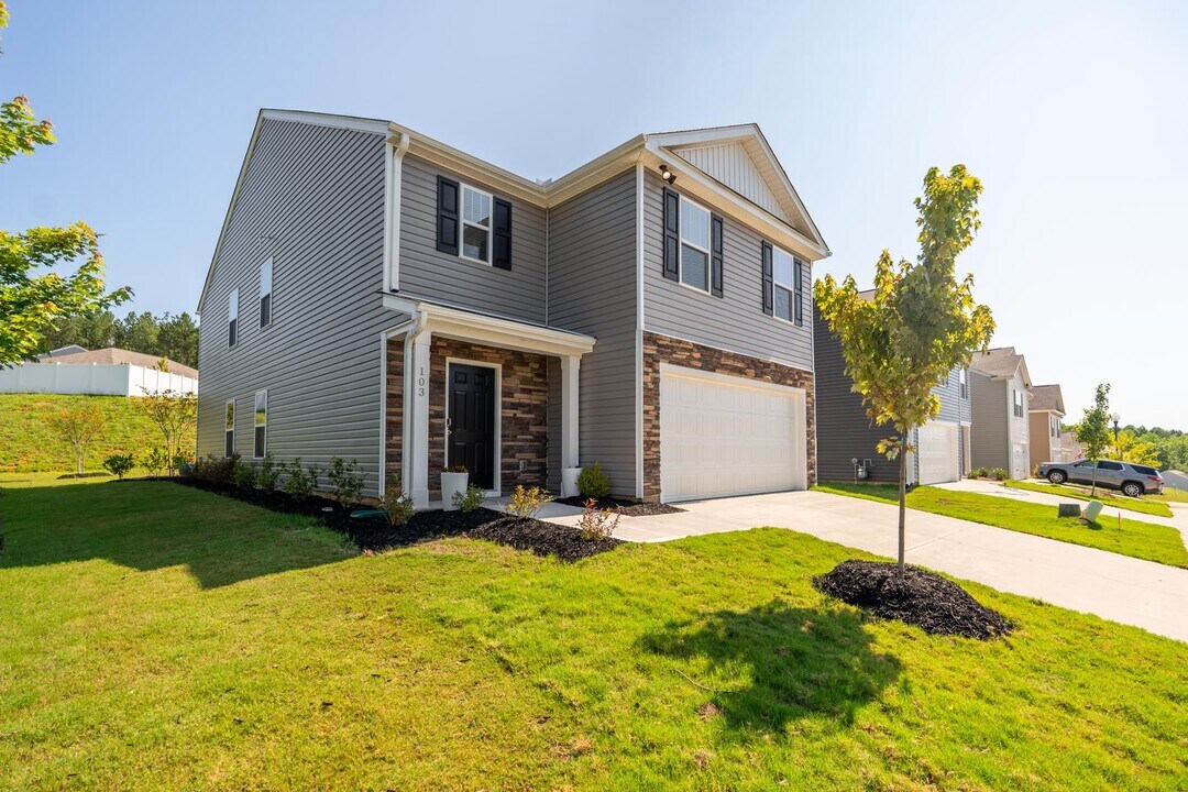 103 Ashwood Wy in Easley, SC - Building Photo