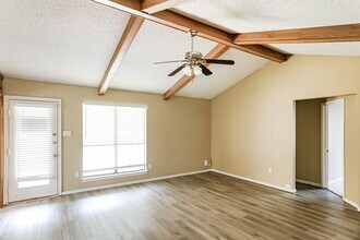 2206 Brim Ct in Grand Prairie, TX - Building Photo - Building Photo