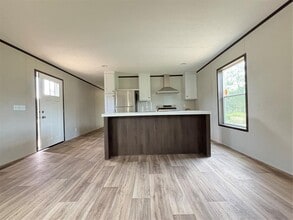 277 Elm Forest Loop in Cedar Creek, TX - Foto de edificio - Building Photo