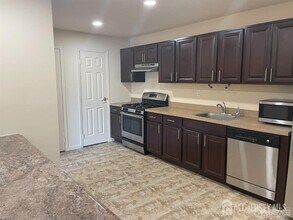 1301 Cricket Ln in Woodbridge, NJ - Building Photo - Building Photo