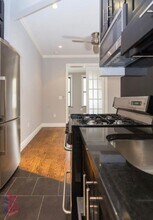 AVE. B, Unit 4A in New York, NY - Foto de edificio - Building Photo