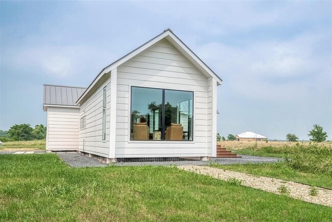 8654 Fm 2145 in Ledbetter, TX - Building Photo - Building Photo
